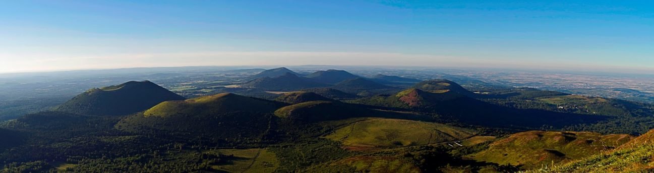 Panorama chaine des puys3
